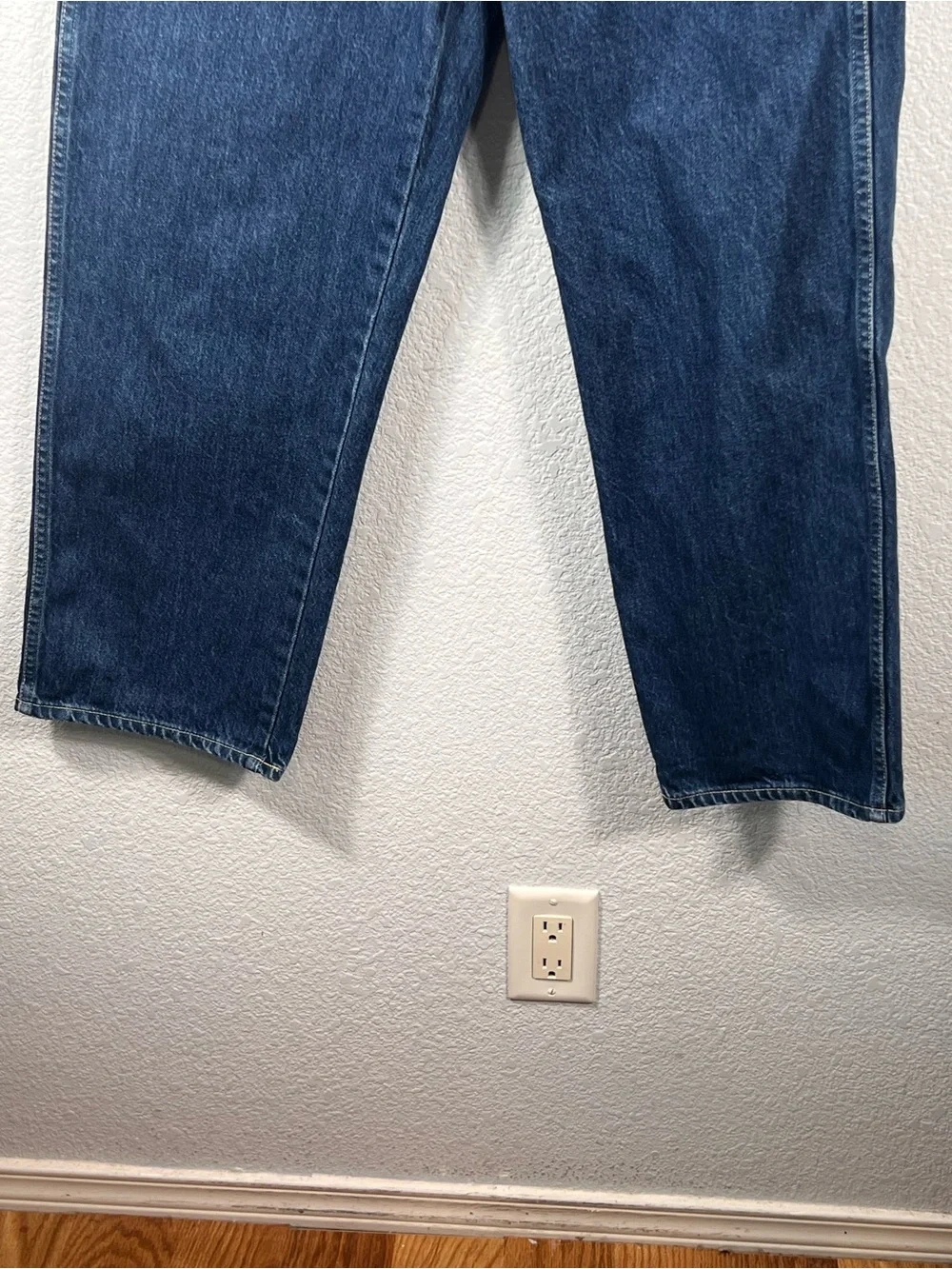 AMO - BILLIE JEANS Cropped Straight Leg Sz 27 Cotton in Stunner